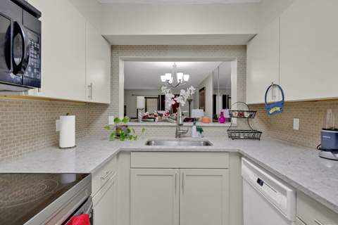 7843 Willow Spring Drive #615, Lake Worth FL - photo 14 of 40