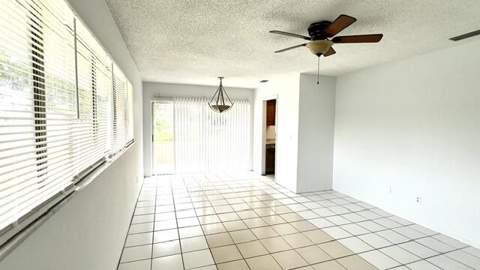 357 NE Camelot Drive, Port St. Lucie FL - photo 9 of 20