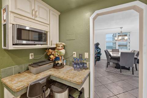 301 N Ocean Boulevard #1006, Pompano Beach FL - photo 9 of 46