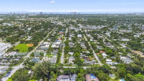 108 NE 23rd Street, Wilton Manors FL - photo 6 of 9