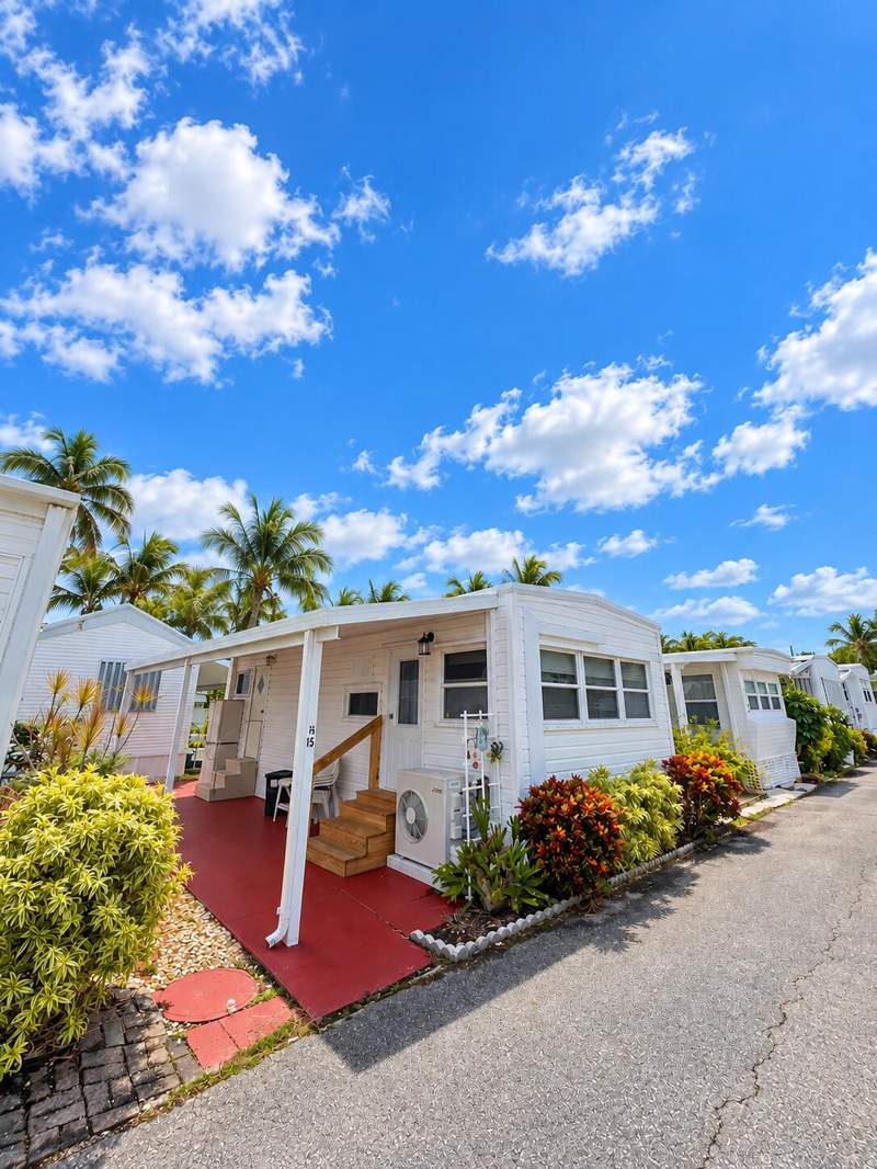 1 bedroom Mobile Home at 15 Hibiscus Drive #H, Briny Breezes Inc, Briny Breezes — photo 3