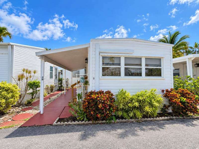 1 bedroom Mobile Home at 15 Hibiscus Drive #H, Briny Breezes Inc, Briny Breezes — photo 2