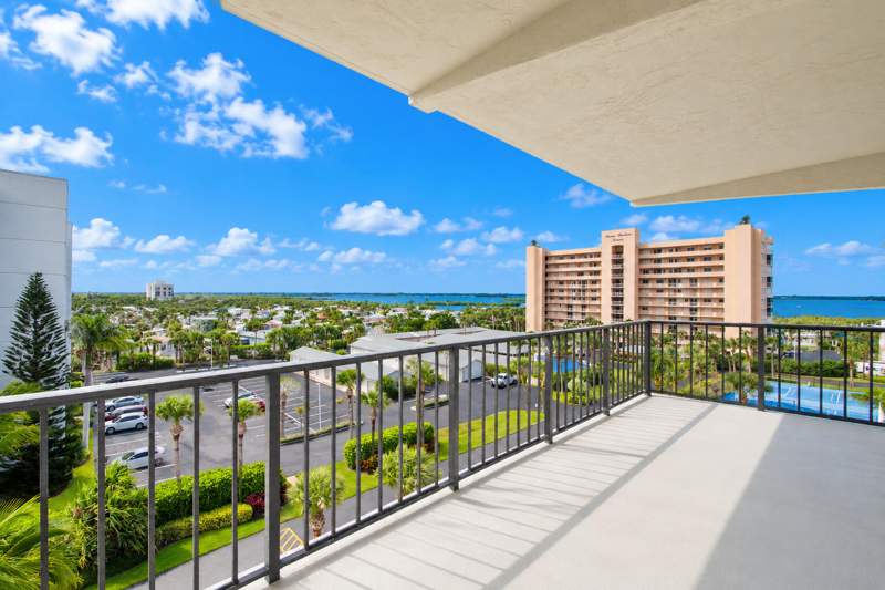 2 bedroom Condominium at 5159 Jimmy Buffett Mem Highway, Ocean Harbour Condominium B, Fort Pierce — photo 2