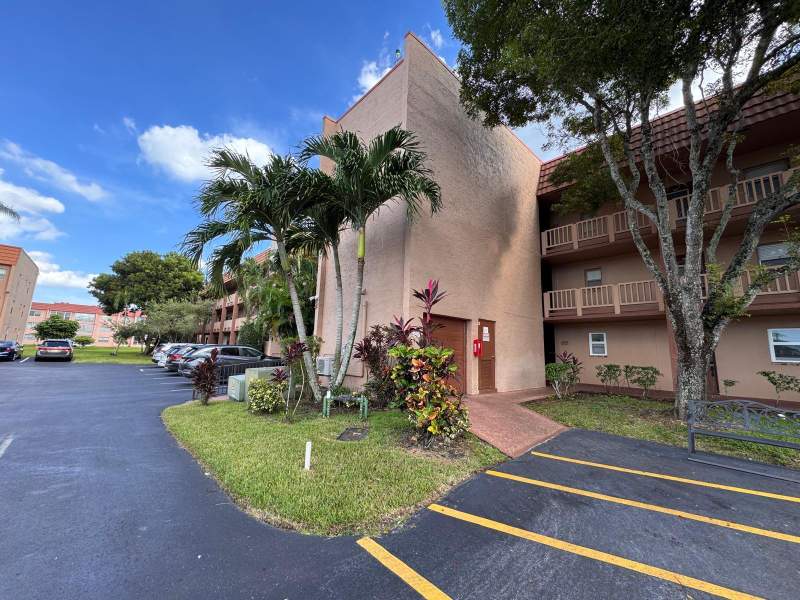 2 bedroom Condominium at 9660 Sunrise Lakes Boulevard #202, Sunrise Lakes 138 Condo, Sunrise — photo 2