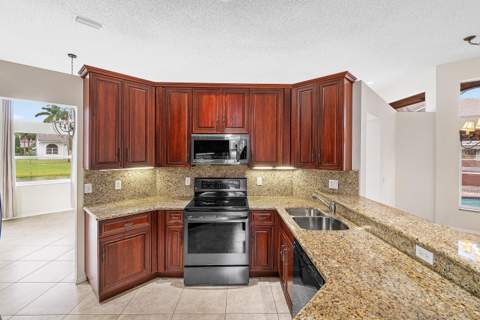 10599 St Thomas Drive, Boca Raton FL - photo 6 of 65