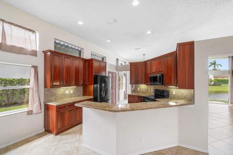 10599 St Thomas Drive, Boca Raton FL - photo 10 of 65