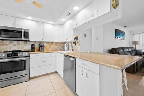 2824 NE 33rd Court #8, Fort Lauderdale FL - photo 16 of 32