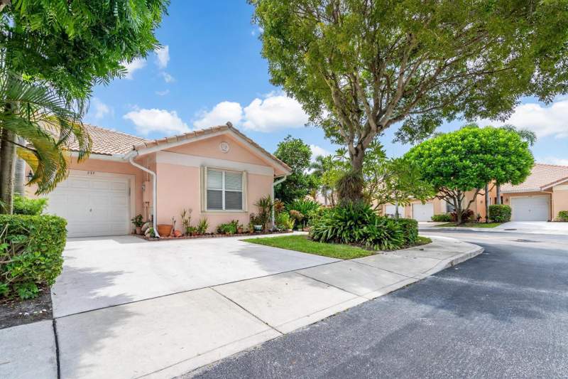 3 bedroom Villa at 237 Coral Trace Court, Coral Trace, Delray Beach — photo 2