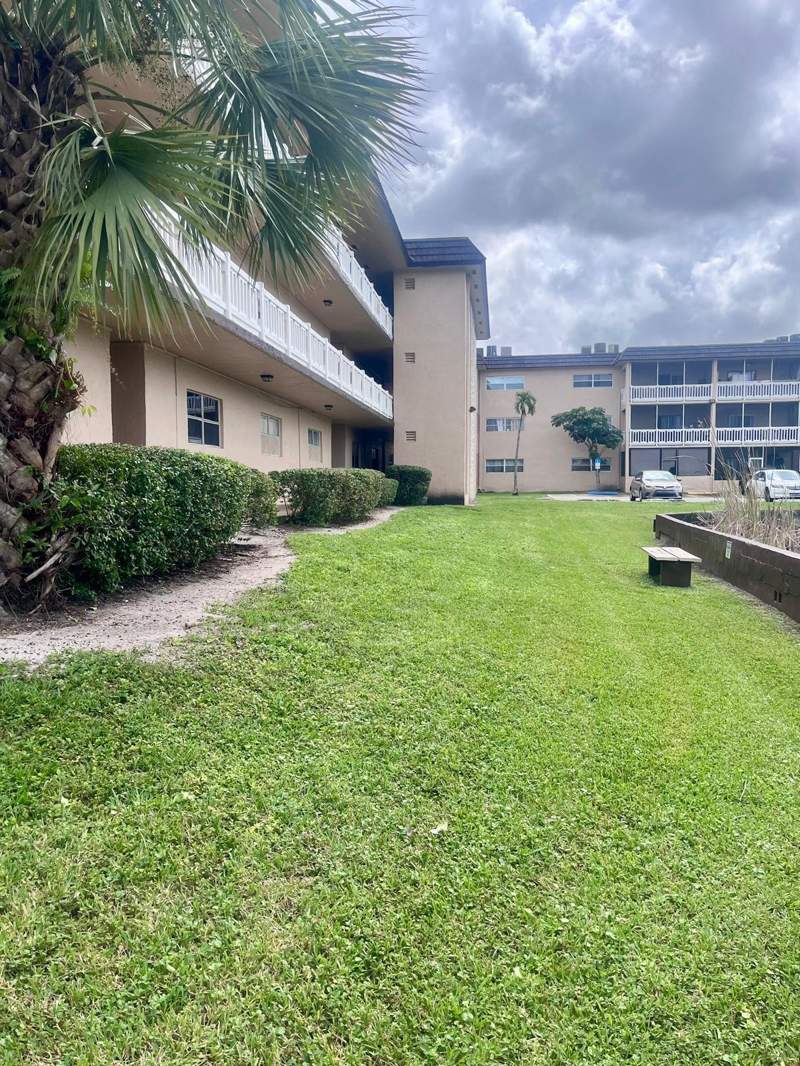 3 bedroom Condominium at 5861 NW 16th Place #313, Lakeside Manor South Condo, Sunrise — photo 2