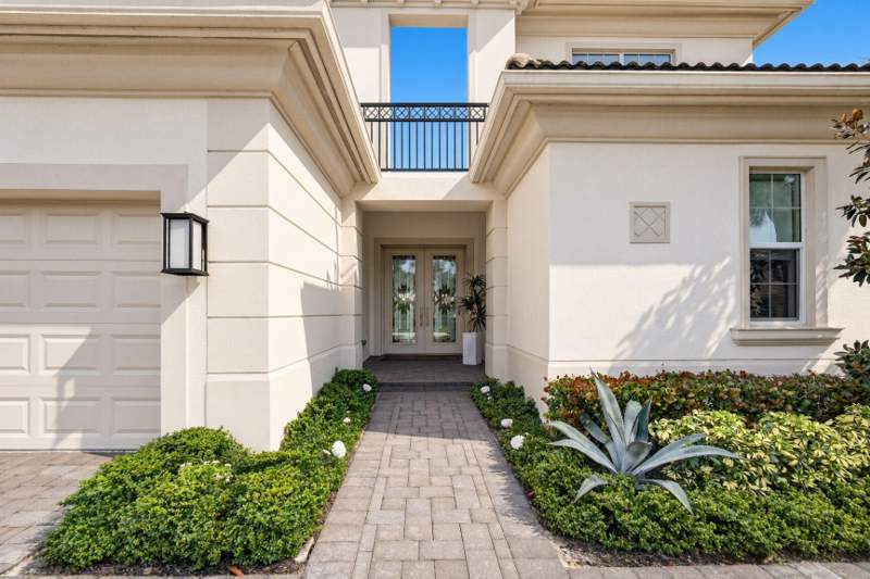 4 bedroom Single Family Residence at 154 Sonata Drive, Jupiter Country Club, Jupiter — photo 5