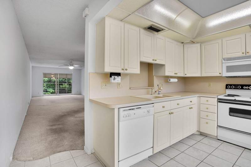 2 bedroom Condominium at 3002 Portofino Isle #M3, Portofino Village 1-A Condo, Coconut Creek — photo 4