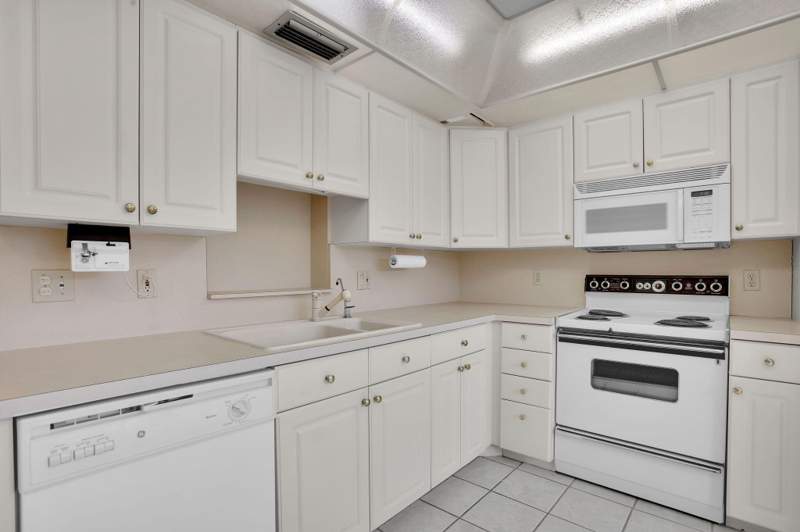 2 bedroom Condominium at 3002 Portofino Isle #M3, Portofino Village 1-A Condo, Coconut Creek — photo 5