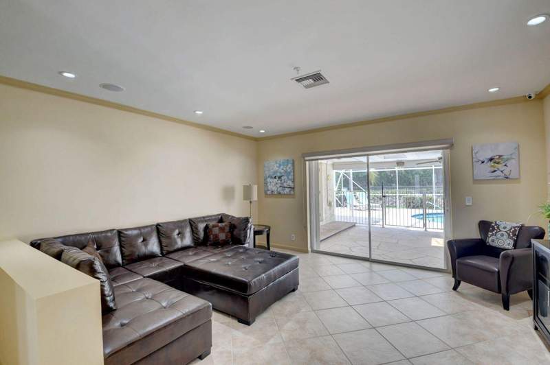 4 bedroom Single Family Residence at 1086 SW 28th Avenue, Golfview Harbour 1st Sec, Boynton Beach — photo 3