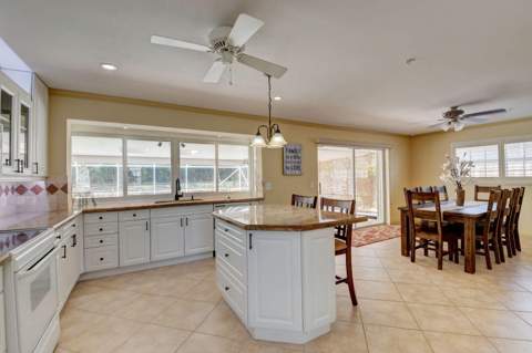1086 SW 28th Avenue, Boynton Beach FL - photo 8 of 32