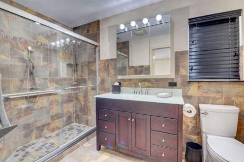 1086 SW 28th Avenue, Boynton Beach FL - photo 13 of 32