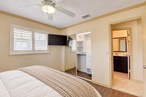 1086 SW 28th Avenue, Boynton Beach FL - photo 17 of 32