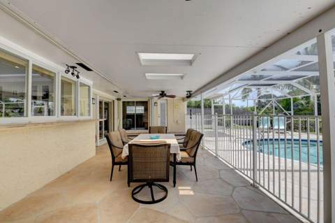 1086 SW 28th Avenue, Boynton Beach FL - photo 21 of 32