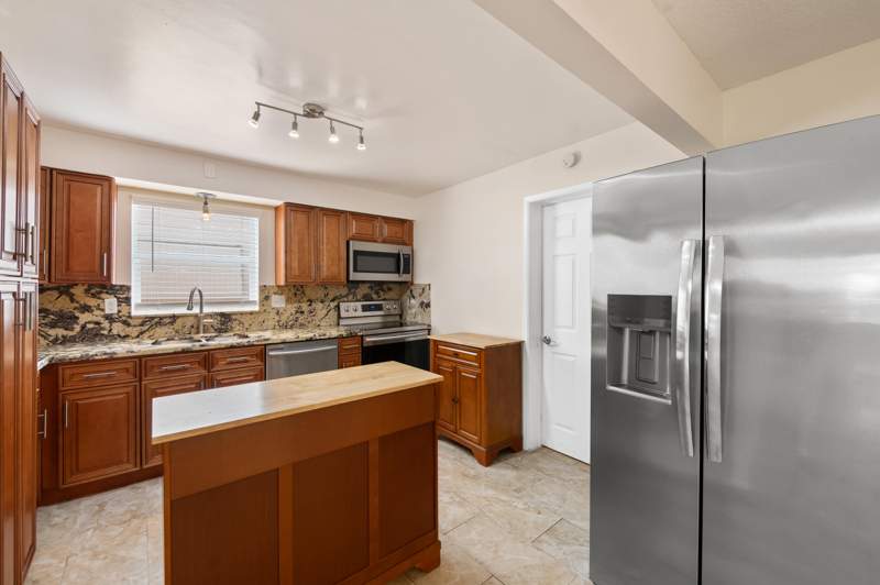 3 bedroom Single Family Residence at 51 NE 49th Street, North Andrews Gardens First Add, Fort Lauderdale — photo 4