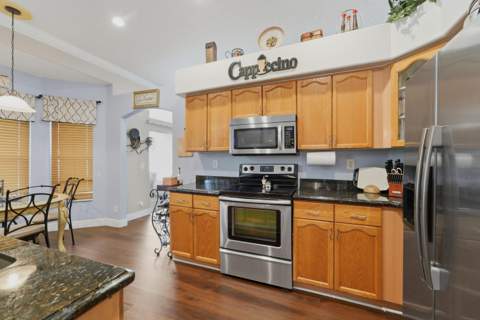 6801 Las Colinas Lane, Lake Worth FL - photo 14 of 58