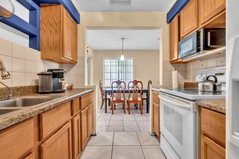 6872 NW 26th Court, Sunrise FL - photo 8 of 40
