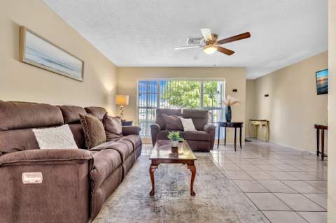 6872 NW 26th Court, Sunrise FL - photo 11 of 40