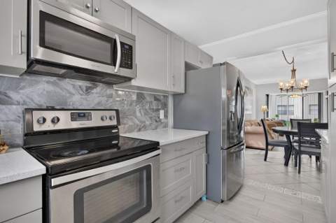 305 Congressional Way, Deerfield Beach FL - photo 7 of 26