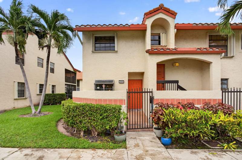 3 bedroom Condominium at 305 Congressional Way, Diplomat Square Condo, Deerfield Beach — photo 2
