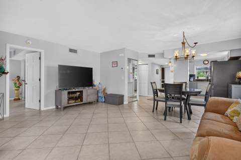 305 Congressional Way, Deerfield Beach FL - photo 10 of 26