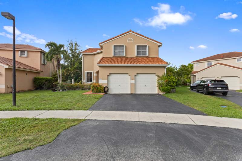 4 bedroom Single Family Residence at 18413 NW 20th Street, Dimensions North At Chapel Trail, Pembroke Pines — photo 3