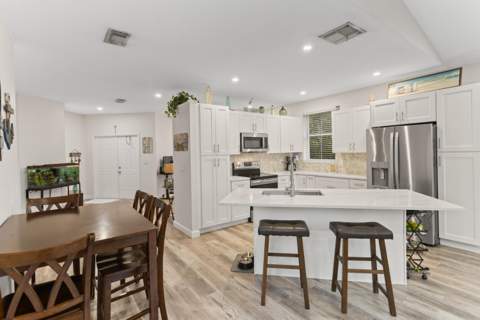 18413 NW 20th Street, Pembroke Pines FL - photo 6 of 64