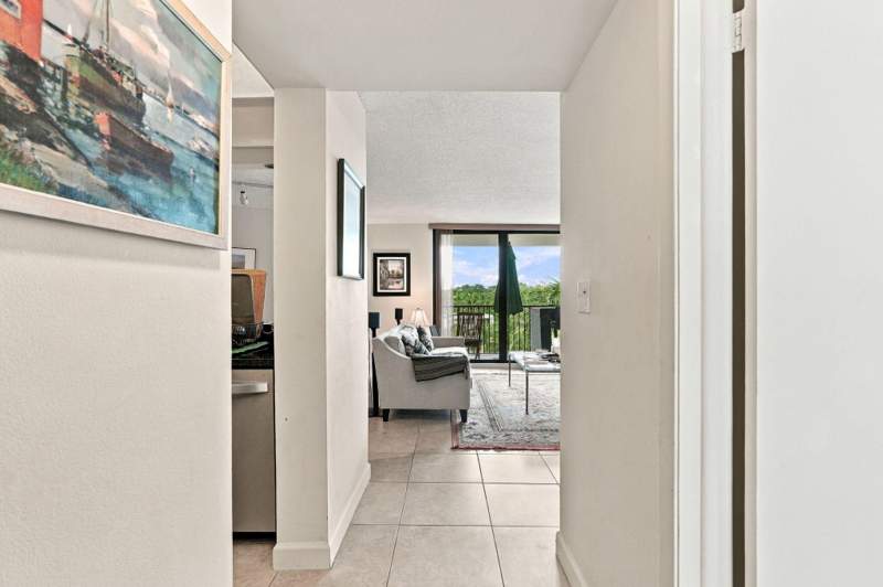 1 bedroom Condominium at 1301 River Reach Drive #507, River Reach Condominium V, Fort Lauderdale — photo 4