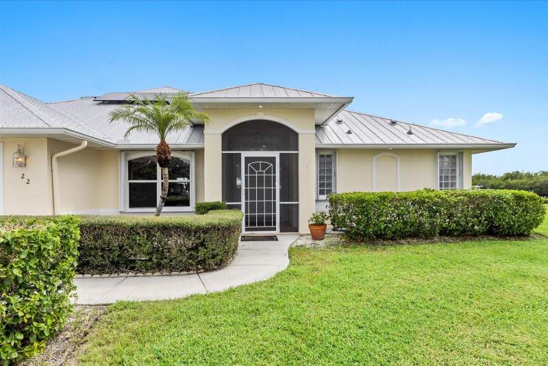 3 bedroom Single Family Residence at 122 Queen Frederika Court, Queen'S Cove Unit 1, Hutchinson Island — photo 5