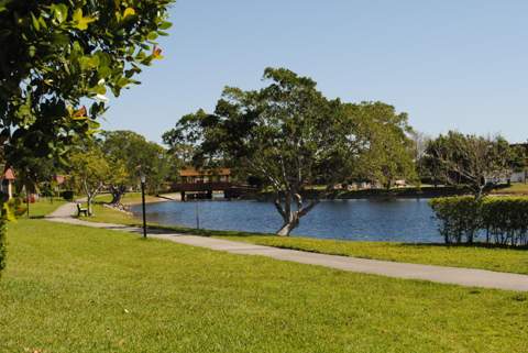 815 Salem Lane, Lake Worth FL - photo 13 of 37