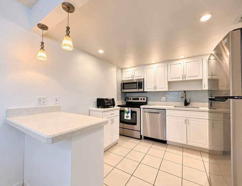 2 bedroom Condominium at 102 Greenbrier A, Greenbrier Condo, West Palm Beach — photo 2