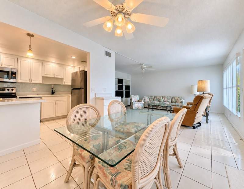 2 bedroom Condominium at 102 Greenbrier A, Greenbrier Condo, West Palm Beach — photo 4