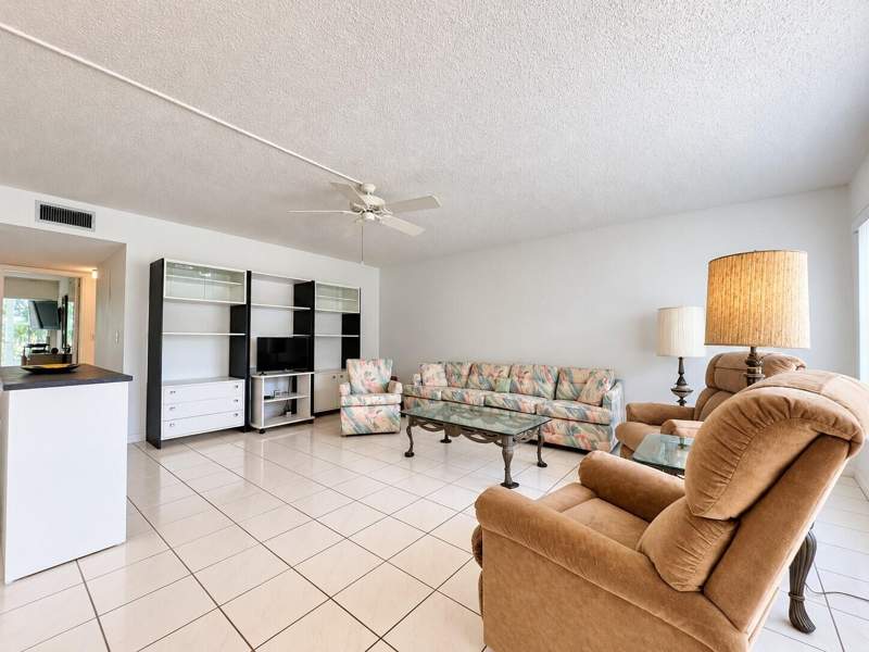 2 bedroom Condominium at 102 Greenbrier A, Greenbrier Condo, West Palm Beach — photo 5