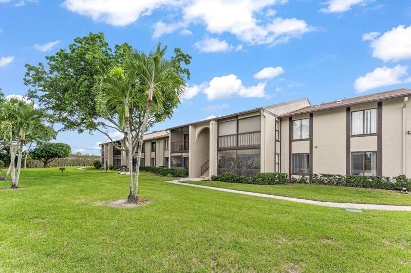 2 bedroom Condominium at 805 Sky Pine Way #F2, Pine Ridge North Village IV Condo, Greenacres — photo 2
