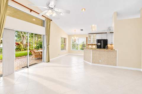 7423 Brunswick Circle, Boynton Beach FL - photo 10 of 44