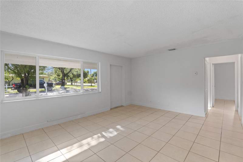 3 bedroom Single Family Residence at 2001 NW 14th Avenue, Hillmont Hgts Rev & Add, Fort Lauderdale — photo 3