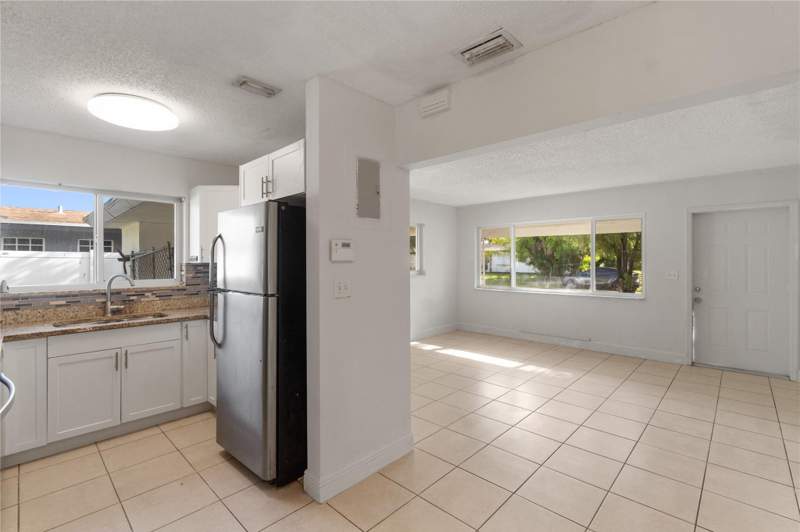 3 bedroom Single Family Residence at 2001 NW 14th Avenue, Hillmont Hgts Rev & Add, Fort Lauderdale — photo 4