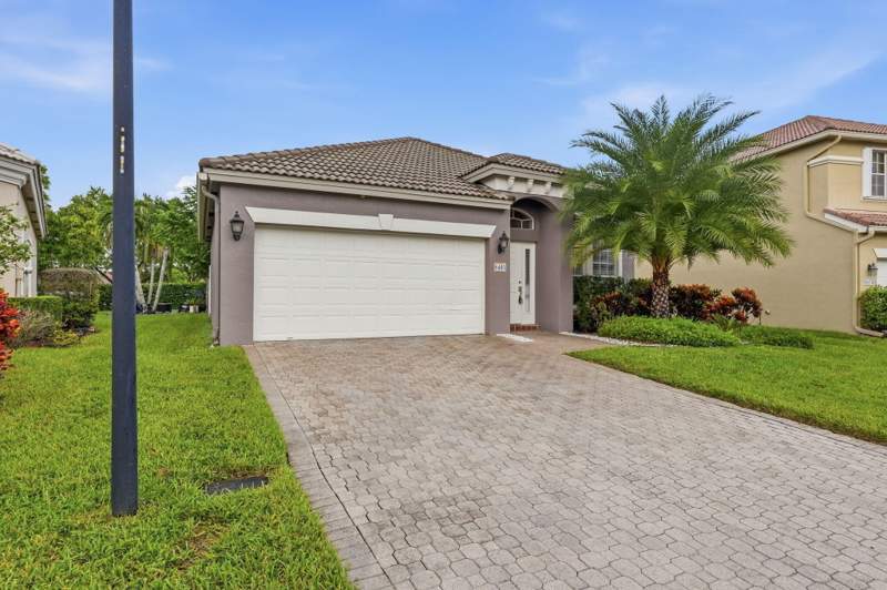 3 bedroom Single Family Residence at 8481 Via D Oro, Mizner Pointe Of Boca Via Ancho, Boca Raton — photo 5