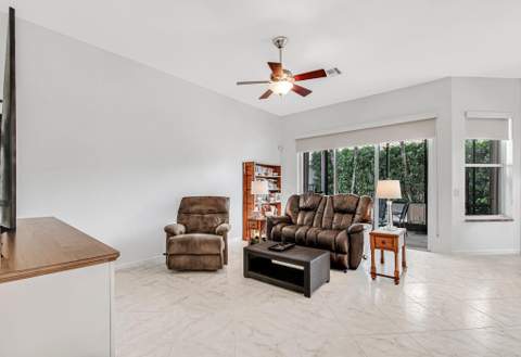 7546 Pebble Shores Terrace, Lake Worth FL - photo 17 of 74