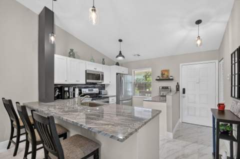 4570 Lucerne Lakes Boulevard #203, Lake Worth FL - photo 12 of 72