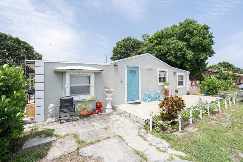 2 bedroom Single Family Residence at 1185 Alto Road, Ridge Grove Add 1, Lake Worth — photo 3