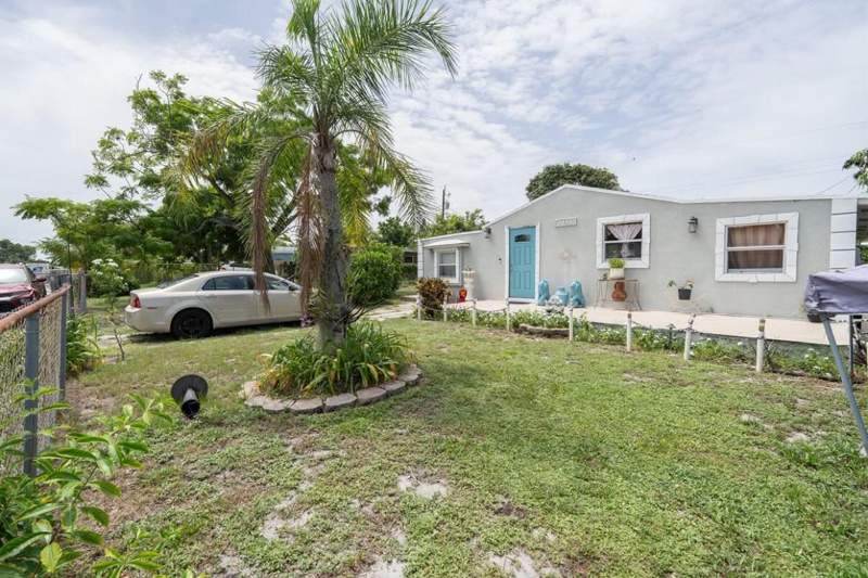 2 bedroom Single Family Residence at 1185 Alto Road, Ridge Grove Add 1, Lake Worth — photo 4