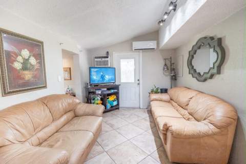 1185 Alto Road, Lake Worth FL - photo 6 of 22