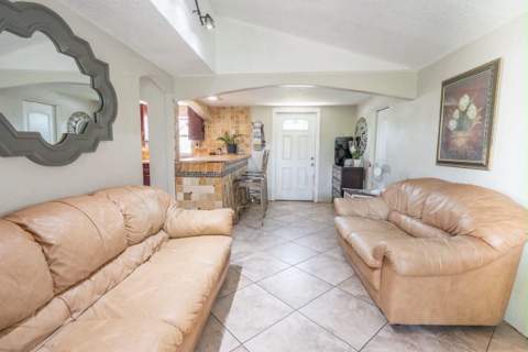 1185 Alto Road, Lake Worth FL - photo 7 of 22