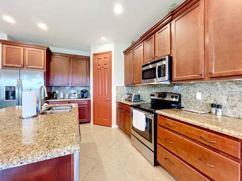 12063 SW Bennington Circle, Port St. Lucie FL - photo 18 of 89