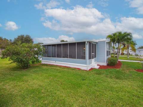 395 NE Jade Circle, Jensen Beach FL - photo 6 of 27