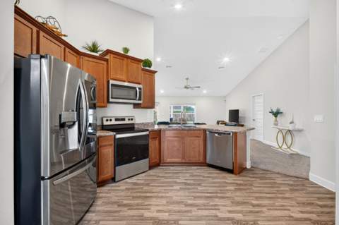 1317 SE Sandia Drive, Port St. Lucie FL - photo 8 of 39